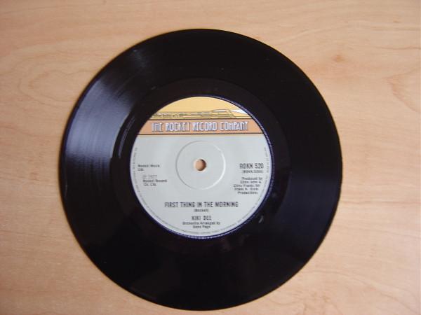 7inch Record KIKI DEE - First Thing In The Morning ROKN520 The Rocket Reco 1977 Japan Pop Used
7inch Record KIKI DEE - First Thing In The Morning ROKN520 The Rocket Reco 1977 Japan Pop Used