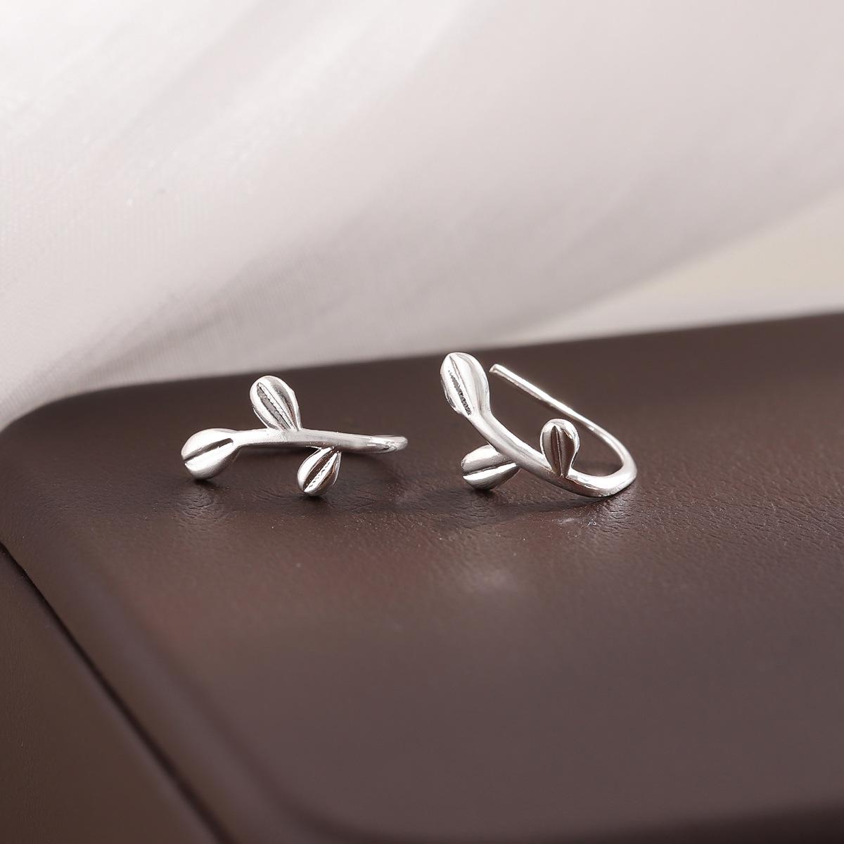 Korean Style Leaf and Branch Fashion Earrings - Simple, Fresh, Versatile Studs and Ear Hooks
Korean Style Leaf and Branch Fashion Earrings - Simple, Fresh, Versatile Studs and Ear Hooks