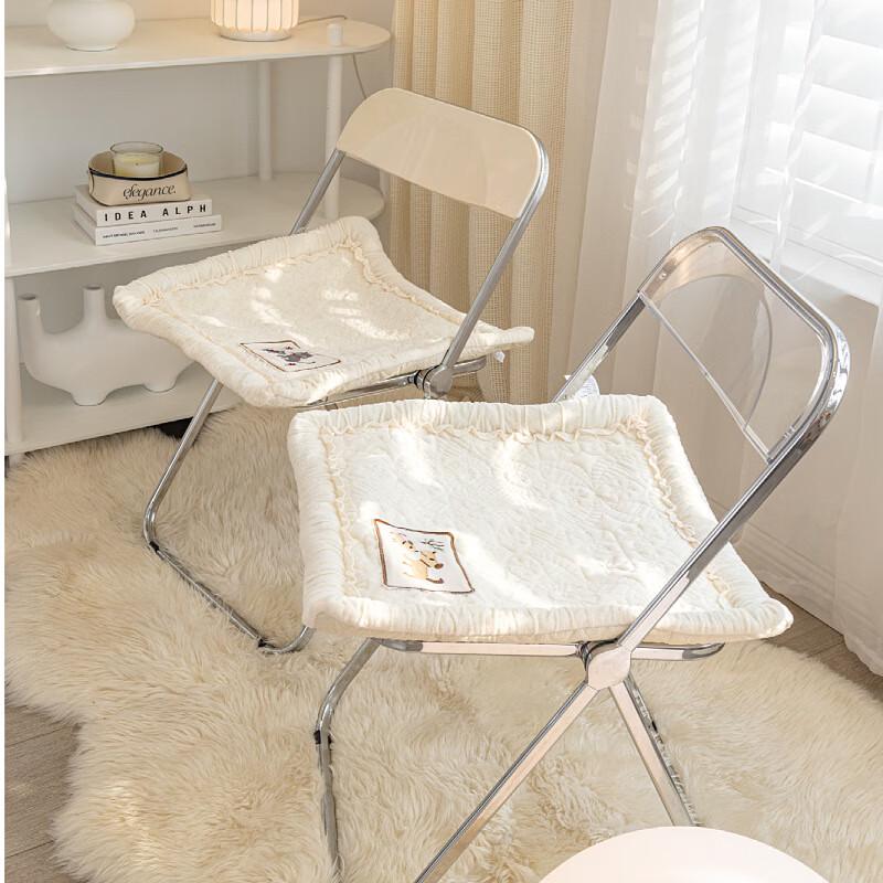 Plush Quilted Chair Cushion
Plush Quilted Chair Cushion