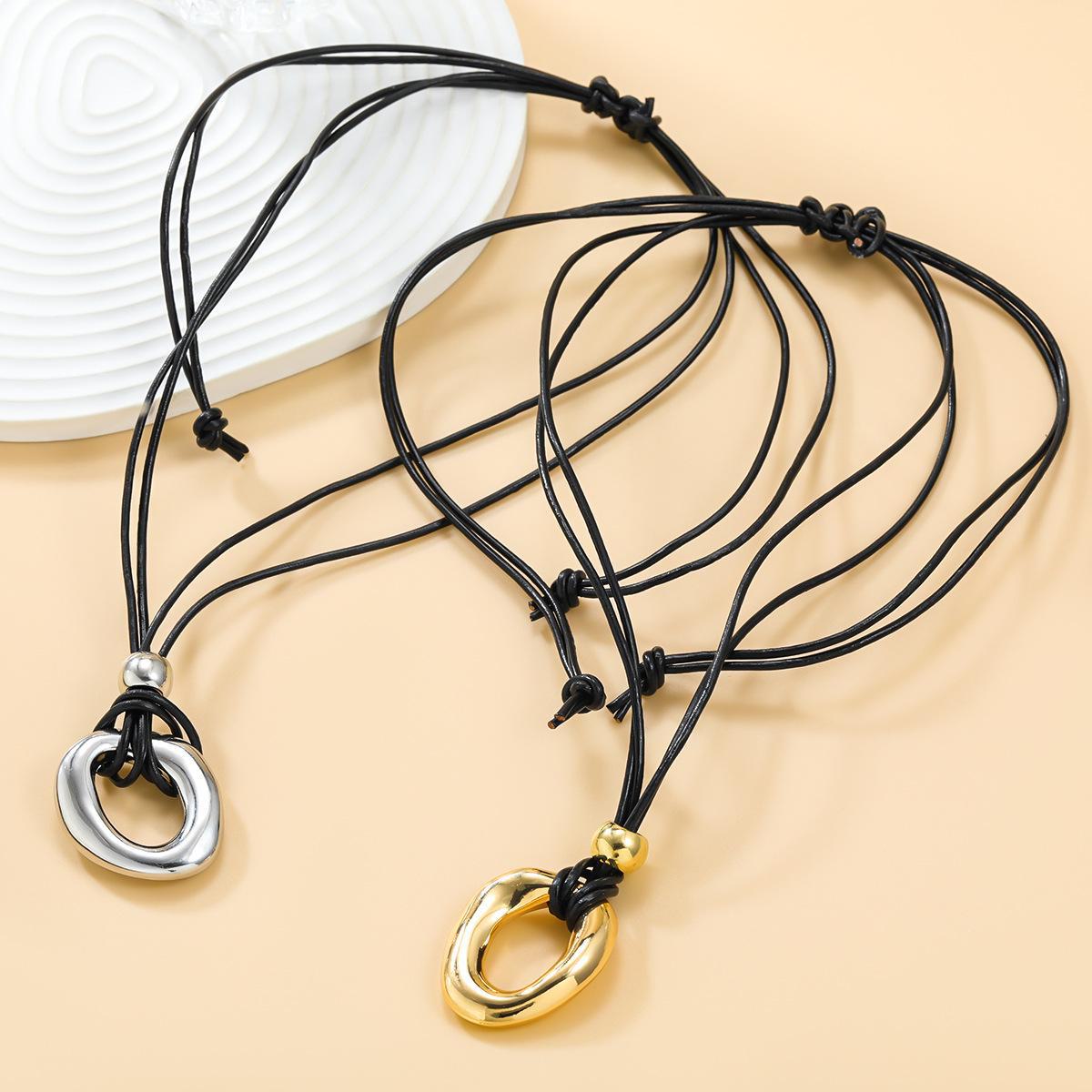 Autumn Alloy Necklace: European & American Style, Adjustable Metal Pendant for Women золотой
Autumn Alloy Necklace: European & American Style, Adjustable Metal Pendant for Women золотой