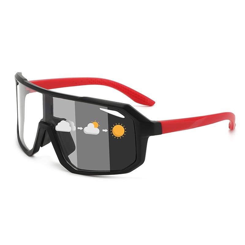 Новые очки для езды, меняющие цвет света
Новые очки для езды, меняющие цвет света