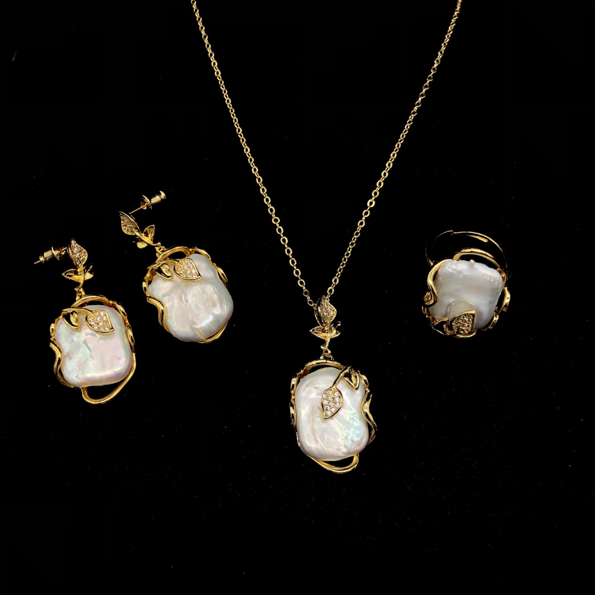 Винтажный элегантный набор украшений из барочного жемчуга - квадратное ожерелье из пресноводного жемчуга, кольцо, серьги для женщин белый
Винтажный элегантный набор украшений из барочного жемчуга - квадратное ожерелье из пресноводного жемчуга, кольцо, серьги для женщин белый