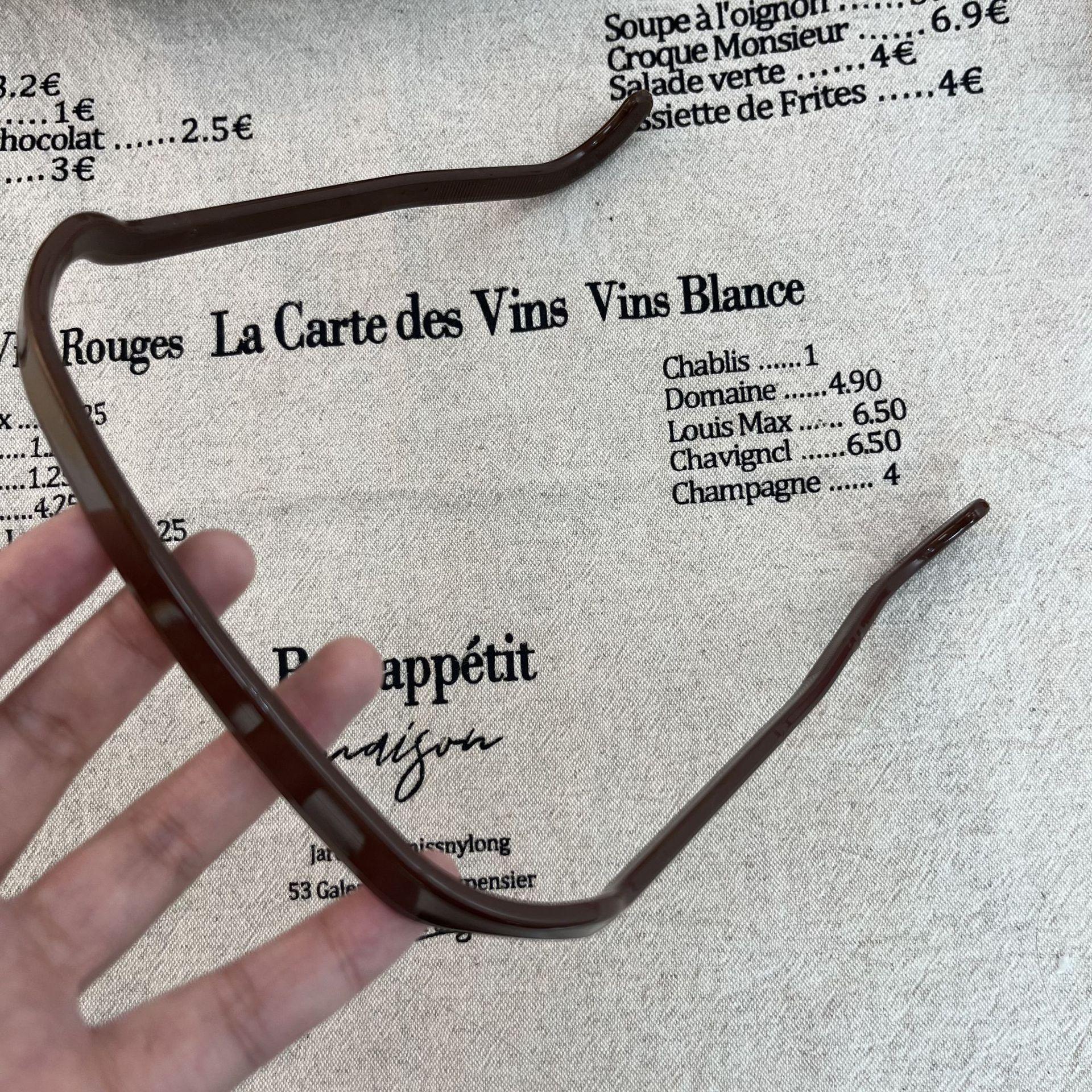 Квадратная повязка на голову, солнцезащитные очки, повязка на голову, повседневная универсальная повязка на голову для путешествий, аксессуары для волос, головной убор коричневый
Квадратная повязка на голову, солнцезащитные очки, повязка на голову, повседневная универсальная повязка на голову для путешествий, аксессуары для волос, головной убор коричневый