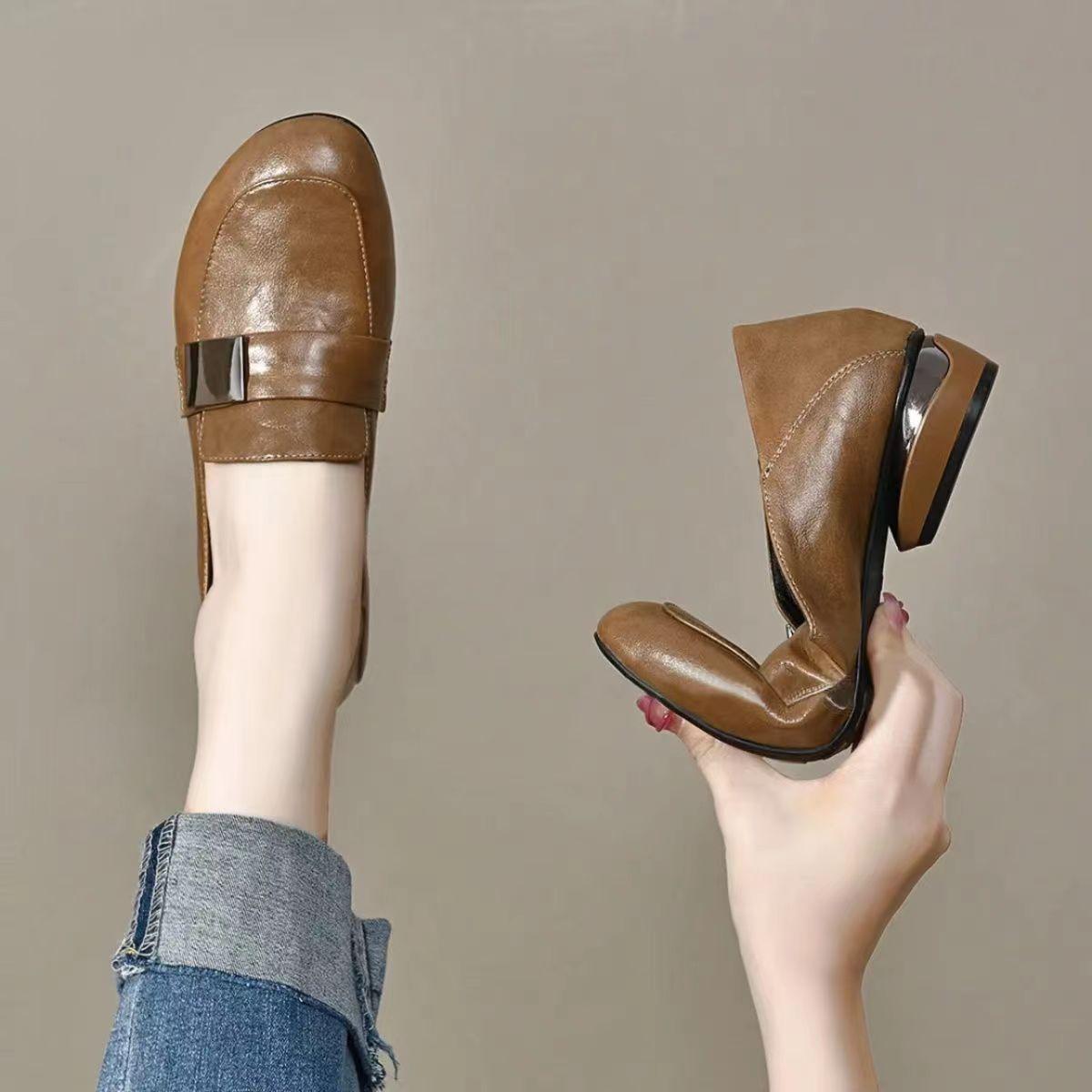 Spring and Autumn New Coarse Heel Women s Shoes European, American Shallow Mouth Fashion Mom Women s Shoes Metal Buckle British Style Korean Ver 35
Spring and Autumn New Coarse Heel Women s Shoes European, American Shallow Mouth Fashion Mom Women s Shoes Metal Buckle British Style Korean Ver 35