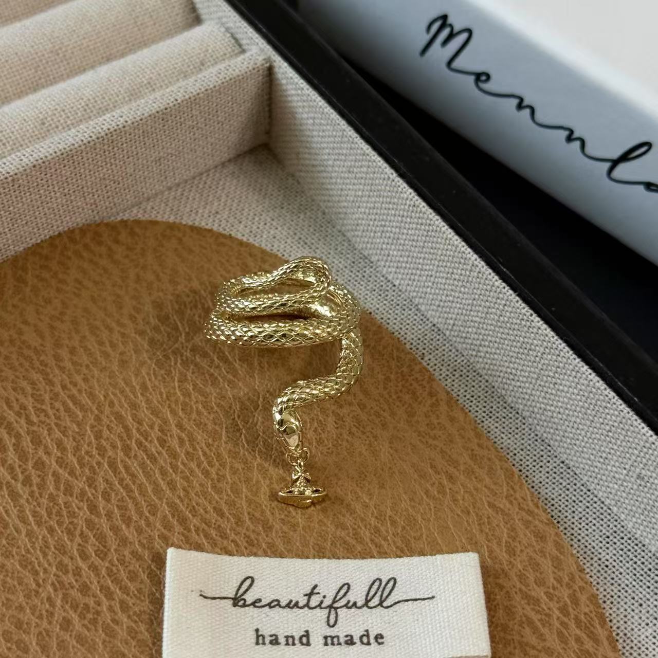 Smart Snake Saturn Pendant Ring Light Luxury Premium Niche Design Index Finger Ring Open Ring
Smart Snake Saturn Pendant Ring Light Luxury Premium Niche Design Index Finger Ring Open Ring