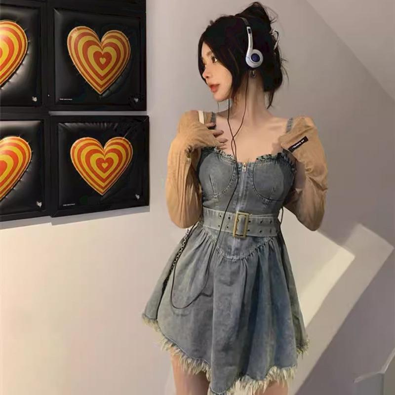 New Summer Retro Strappy Denim Dress - Slimming Fit with Irregular Fray Details Large синій
New Summer Retro Strappy Denim Dress - Slimming Fit with Irregular Fray Details Large синій