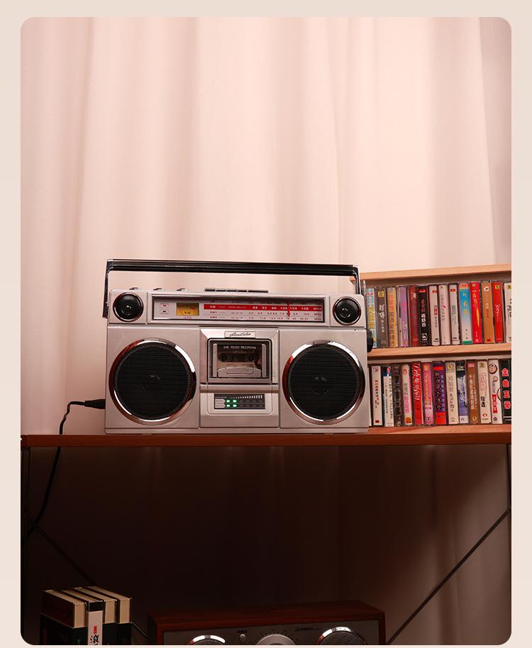 Vintage Cassette Player with Stereo Recorder and FM Bluetooth Speaker Plug-in/Rechargeable/6 D-cell Batteries срібний
Vintage Cassette Player with Stereo Recorder and FM Bluetooth Speaker Plug-in/Rechargeable/6 D-cell Batteries срібний