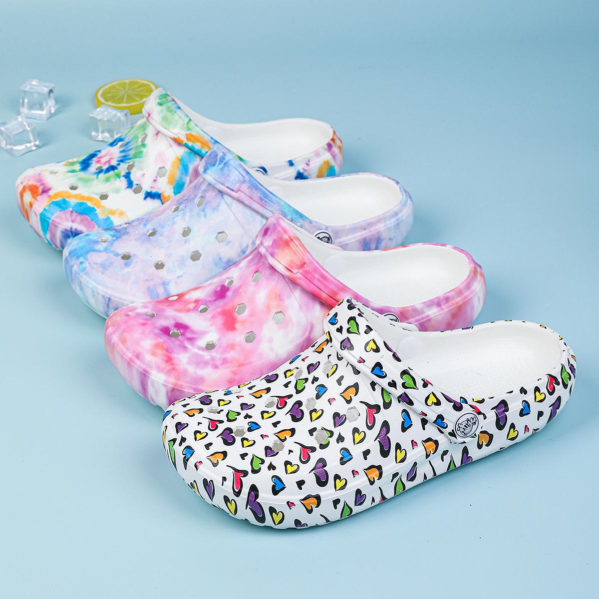Women s stylish graffiti pattern clogs, summer casual hollow design garden shoes, comfortable slip-on beach shoes 37
Women s stylish graffiti pattern clogs, summer casual hollow design garden shoes, comfortable slip-on beach shoes 37