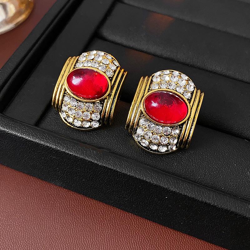 Вінтажні срібні геометричні сережки-підвіски у формі ромба - Ретро прикраси в придворному стилі для жінок
Вінтажні срібні геометричні сережки-підвіски у формі ромба - Ретро прикраси в придворному стилі для жінок