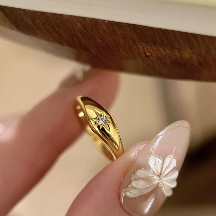 Solid 925 Silver Electroplated Gold Eight-Pointed Star Pinky Ring - Vintage Style, High-End Design. US Size 3
Solid 925 Silver Electroplated Gold Eight-Pointed Star Pinky Ring - Vintage Style, High-End Design. US Size 3