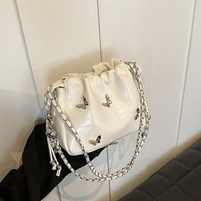 Летняя популярная маленькая сумка женская новая универсальная сумка-мессенджер на цепочке на одно плечо сумка-ведро с помповым ремнем
Летняя популярная маленькая сумка женская новая универсальная сумка-мессенджер на цепочке на одно плечо сумка-ведро с помповым ремнем