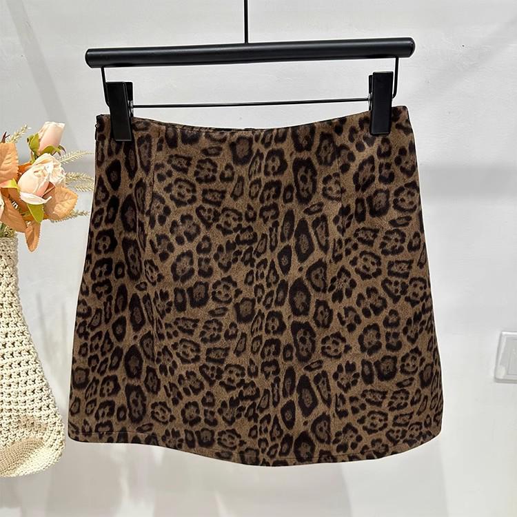 Women s Autumn Leopard Print High-Waisted Slimming Midi Skirt - Fashionable, Versatile, and Youthful 2XL
Women s Autumn Leopard Print High-Waisted Slimming Midi Skirt - Fashionable, Versatile, and Youthful 2XL