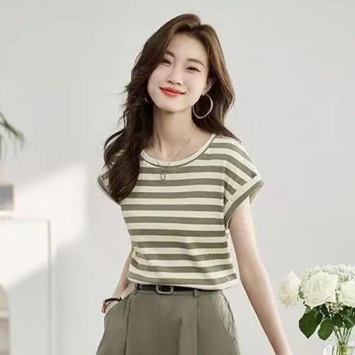 Casual Striped Short-Sleeve Top & Skirt Set - Summer 2026 Slimming Outfit M for 85-100 jin
Casual Striped Short-Sleeve Top & Skirt Set - Summer 2026 Slimming Outfit M for 85-100 jin