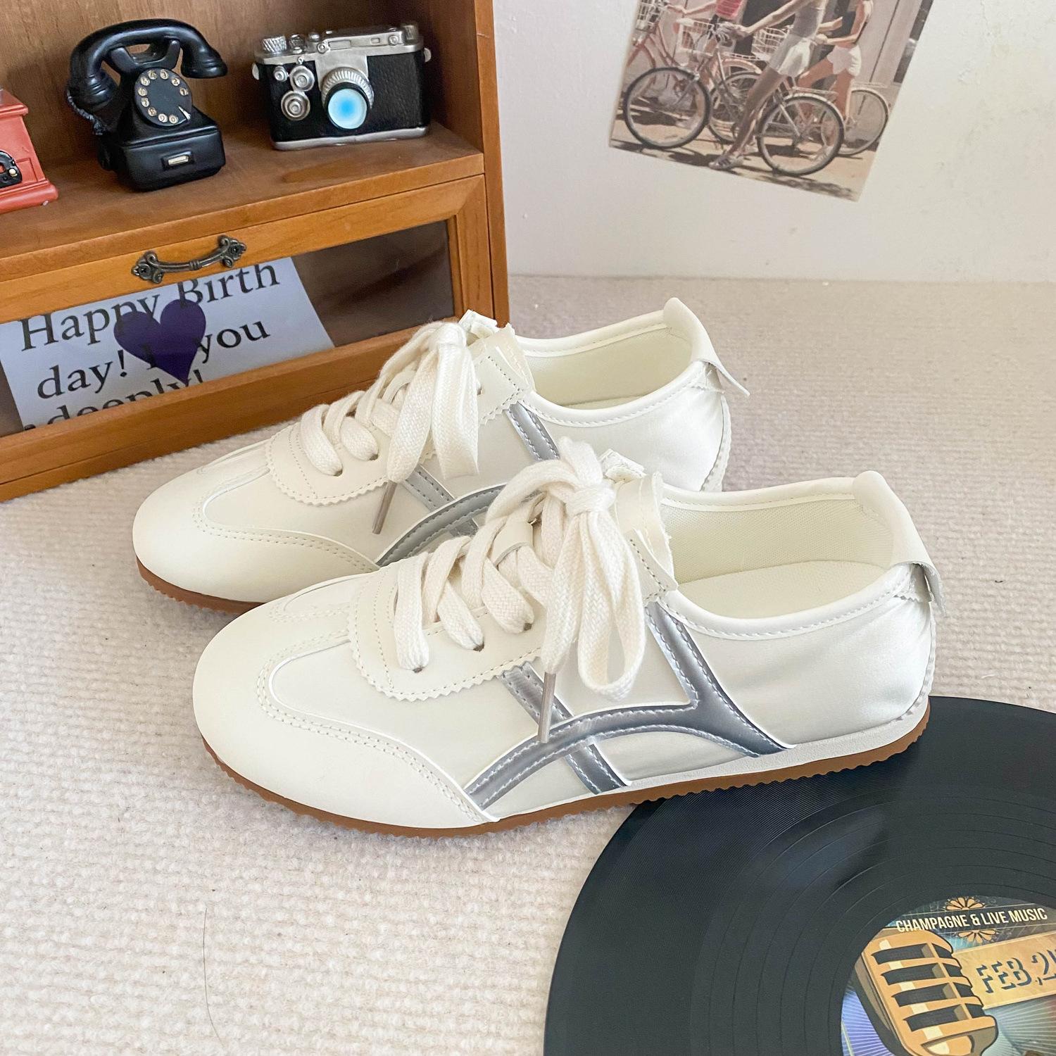 A9842 latex insole/thin sole lightweight Forrest Gump shoes women s shoes 2024 new board shoes little white shoes German training shoes 35
A9842 latex insole/thin sole lightweight Forrest Gump shoes women s shoes 2024 new board shoes little white shoes German training shoes 35