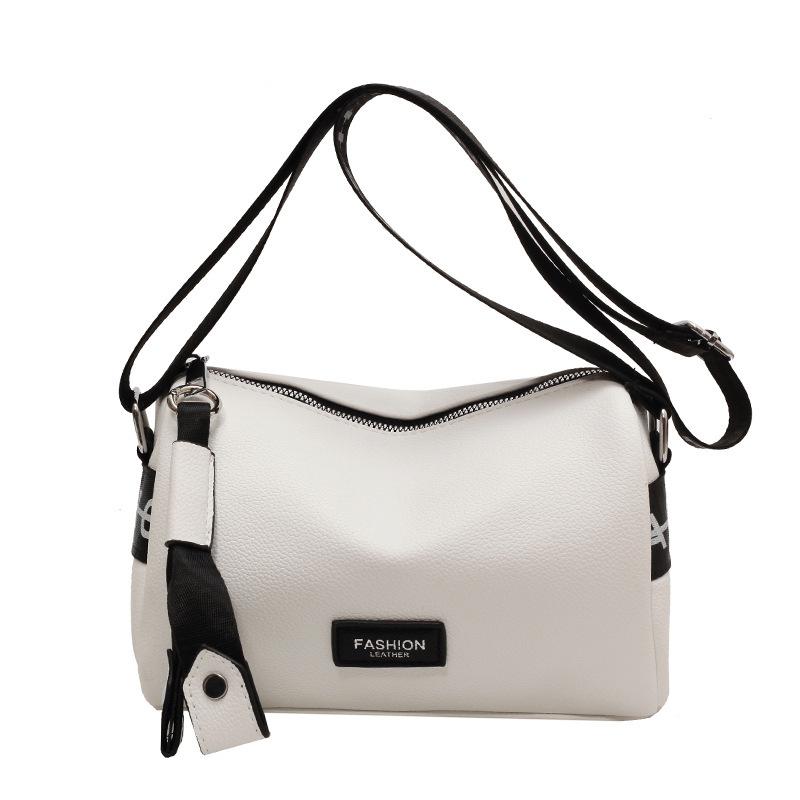 2026 Wholesale New Trendy Sports Style Fashi Wide Shoulder Strap Pillow Bag For Women Casual Versatile Crossbody Bag
2026 Wholesale New Trendy Sports Style Fashi Wide Shoulder Strap Pillow Bag For Women Casual Versatile Crossbody Bag