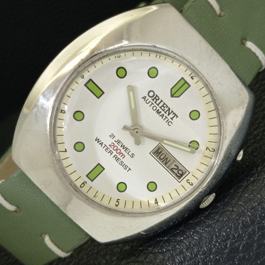 VINTAGE ORIENT AUTOMATIC 46941 JAPAN MENS WHITE COLOR DIAL WATCH a700612-5 R204-a700612
VINTAGE ORIENT AUTOMATIC 46941 JAPAN MENS WHITE COLOR DIAL WATCH a700612-5 R204-a700612