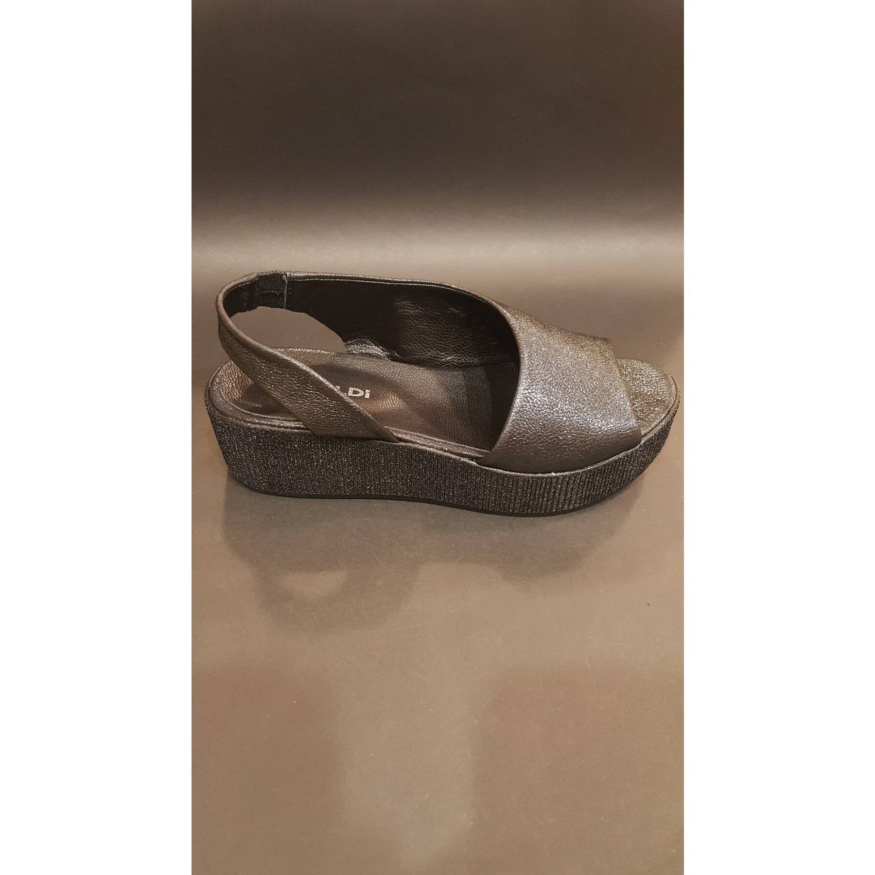 Women s Platinum Leather Sandals New Summer Comfort Breathable Casual Quality Style Light Sandals
Women s Platinum Leather Sandals New Summer Comfort Breathable Casual Quality Style Light Sandals