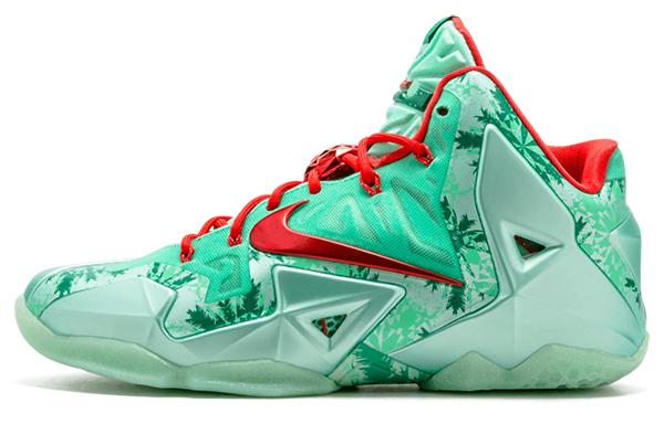 Nike LeBron 11 Christmas 616175-301 40.5
Nike LeBron 11 Christmas 616175-301 40.5