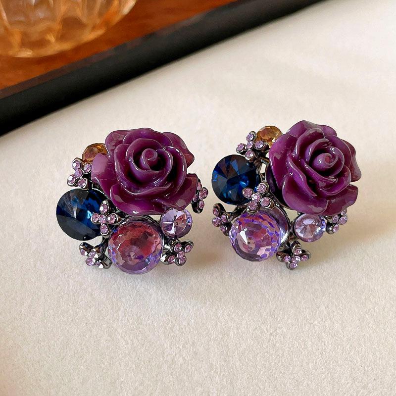 Silver needle retro flower diamond stud earrings sweet ins new earrings personalized fashion high sense earrings women
Silver needle retro flower diamond stud earrings sweet ins new earrings personalized fashion high sense earrings women