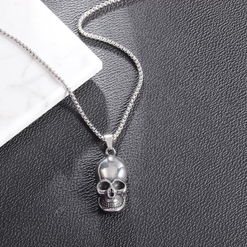 European and American Skull Personalized Necklace Punk Hip Hop Stainless Steel Necklace Retro Metal Style Mens Jewelry
European and American Skull Personalized Necklace Punk Hip Hop Stainless Steel Necklace Retro Metal Style Mens Jewelry