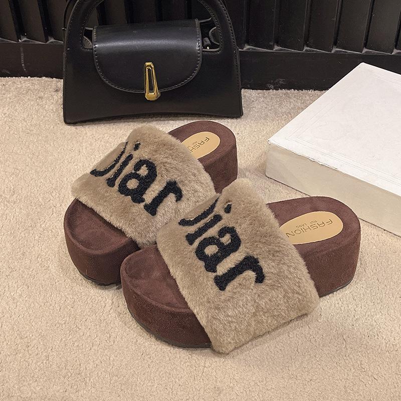 Тапочки Mao Mao женская верхняя одежда 2025 новые на толстой подошве маленькие ароматные туфли Mao Mao с чувством стиля женские милые иностранные хлопковые тапочки 40 хаки
Тапочки Mao Mao женская верхняя одежда 2025 новые на толстой подошве маленькие ароматные туфли Mao Mao с чувством стиля женские милые иностранные хлопковые тапочки 40 хаки