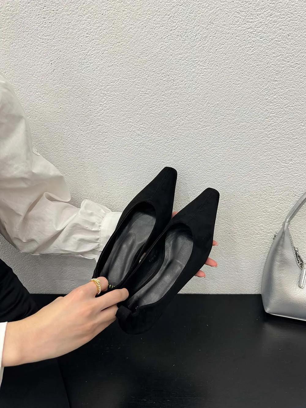 Замшевые женские лоферы Черные Бежевые Коричневые Неглубокие Слипоны На низком каблуке 2024 Новинки Осень Весна Туфли для платья Вечерние лоферы 39 чёрный