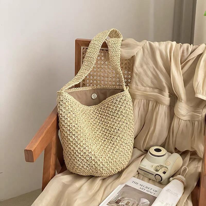 Korean Simple One-shoulder Straw Woven Bag Hand-woven Niche Casual Bucket Vacation Beach All-match 20x20x30cm
Korean Simple One-shoulder Straw Woven Bag Hand-woven Niche Casual Bucket Vacation Beach All-match 20x20x30cm