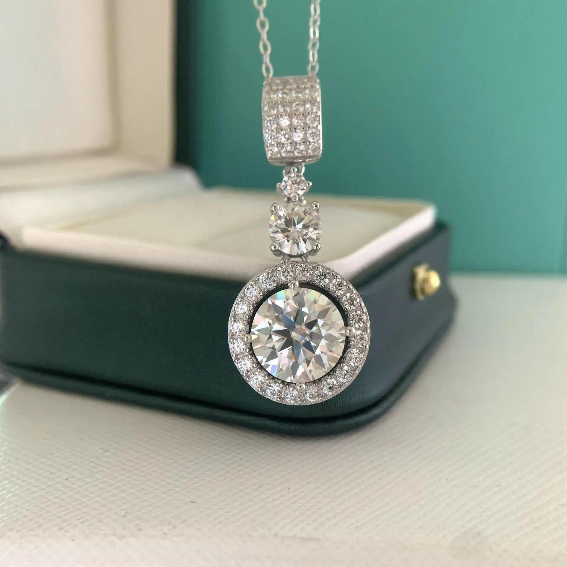 New Real 6.1 Carat Moissanite Pendant Necklace for Women Men 18K Plated S925 Sterling Silver Wedding Neck Chain Jewelry GRA
New Real 6.1 Carat Moissanite Pendant Necklace for Women Men 18K Plated S925 Sterling Silver Wedding Neck Chain Jewelry GRA