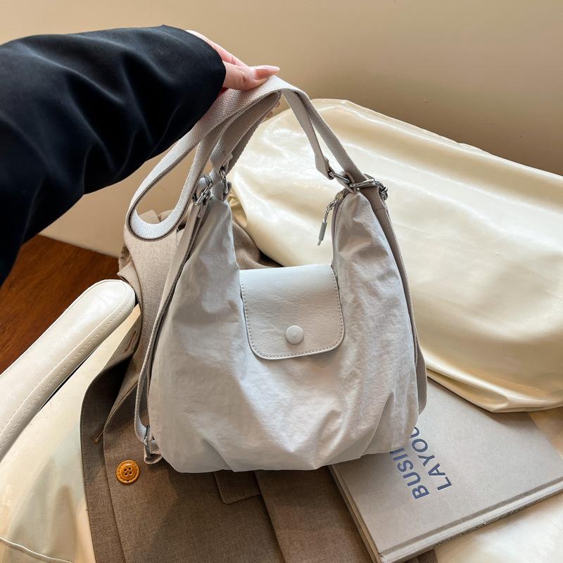 Fashion casual large capacity tote bag women s winter retro casual shoulder bag high value backpack білий
Fashion casual large capacity tote bag women s winter retro casual shoulder bag high value backpack білий