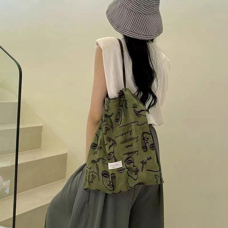 Teacher canvas bag women s new Chinese bag zen satin bag cowhide rope pure cotton linen lazy wind зелёный
Teacher canvas bag women s new Chinese bag zen satin bag cowhide rope pure cotton linen lazy wind зелёный