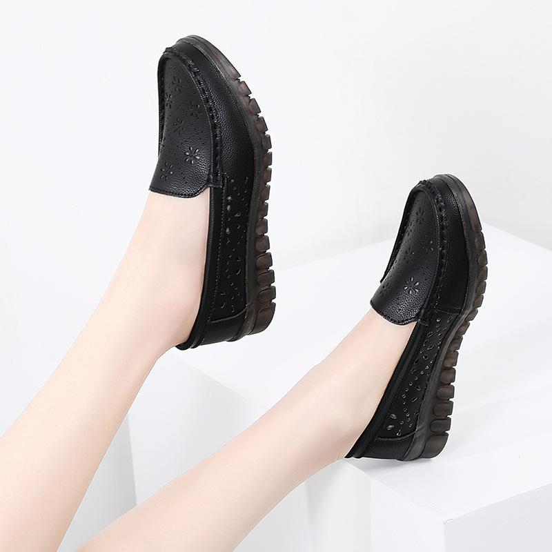 Summer mother shoes casual and comfortable outer wear non-slip soft-soled flat shoes hollow cowhide lazy women s shoes 41 сірий колір
Summer mother shoes casual and comfortable outer wear non-slip soft-soled flat shoes hollow cowhide lazy women s shoes 41 сірий колір