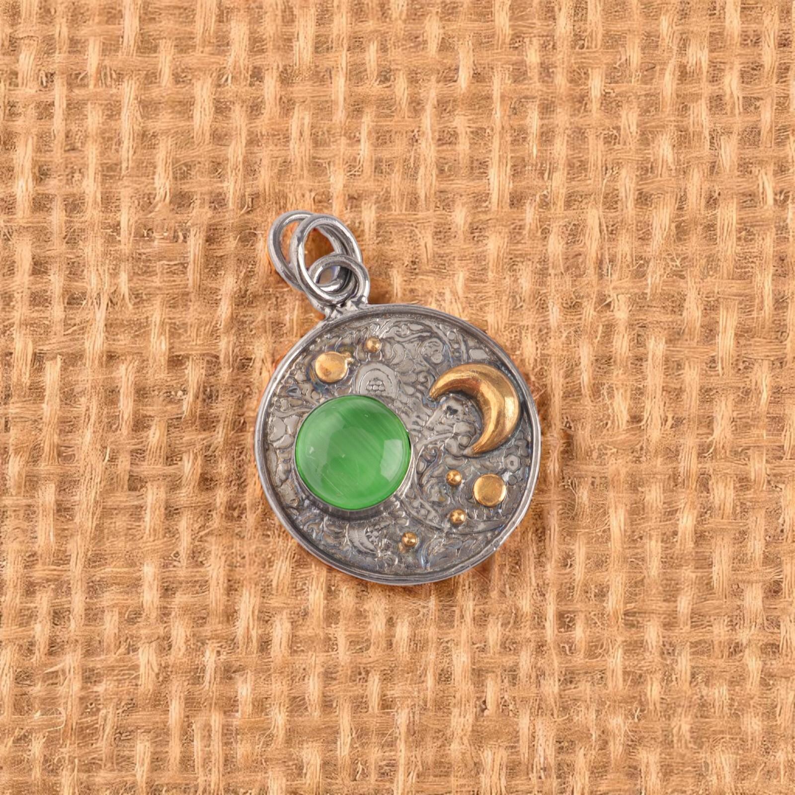 Green Cat s Eye Gemstone 925 Sterling Silver Jewelry Handcrafted Pendant 1.30 PP-33-45
Green Cat s Eye Gemstone 925 Sterling Silver Jewelry Handcrafted Pendant 1.30 PP-33-45