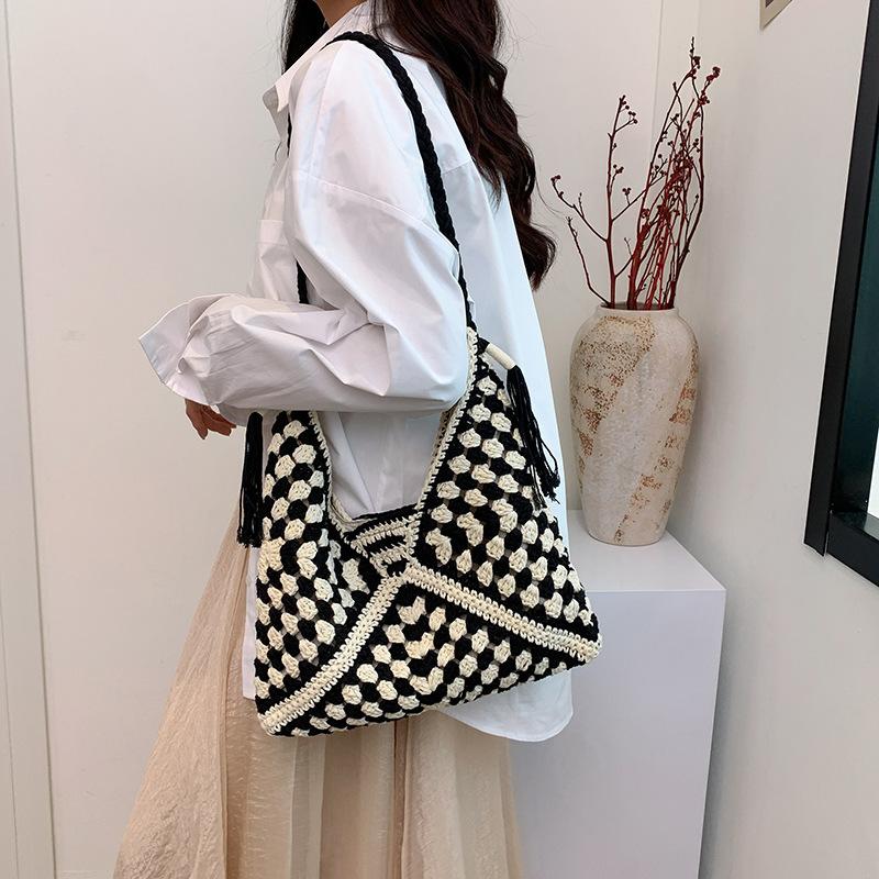 New literary and artistic fan crochet bag fashion seaside vacation beach bag shoulder underarm bag women s bag
New literary and artistic fan crochet bag fashion seaside vacation beach bag shoulder underarm bag women s bag