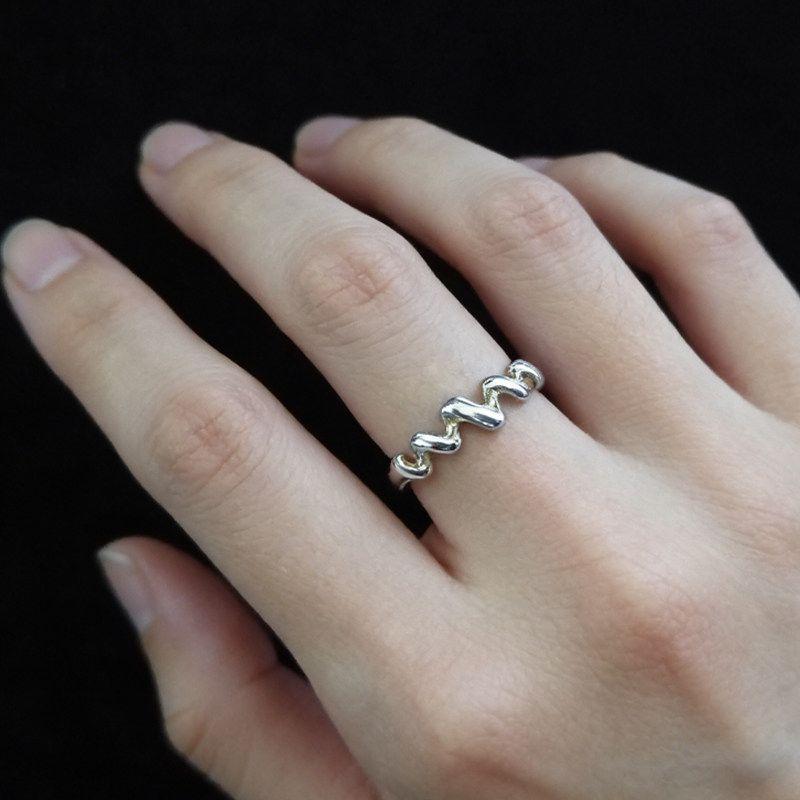 European and American Fashion Trendy Boys and Girls Retro Distressed Niche No Fading Personality Characteristic Open Silver Ring 0331 Adjustable opening
European and American Fashion Trendy Boys and Girls Retro Distressed Niche No Fading Personality Characteristic Open Silver Ring 0331 Adjustable opening