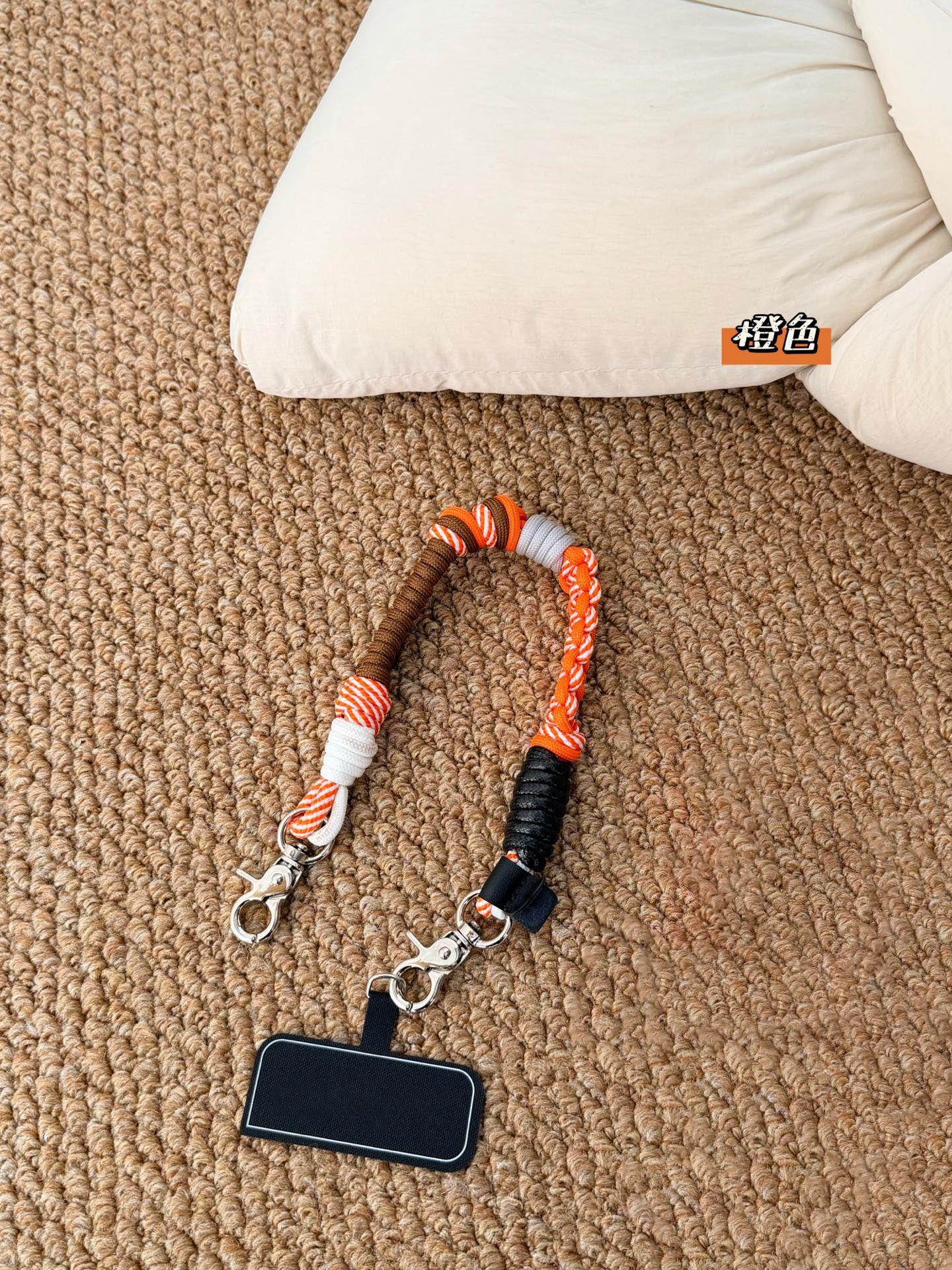 Macaron Contrasting Color Umbrella Rope Woven Short Multi-Purpose Mobile Phone Rope Bag Pendant Decoration Outdoor Anti-Lost Chain Rope помаранчевий
Macaron Contrasting Color Umbrella Rope Woven Short Multi-Purpose Mobile Phone Rope Bag Pendant Decoration Outdoor Anti-Lost Chain Rope помаранчевий
