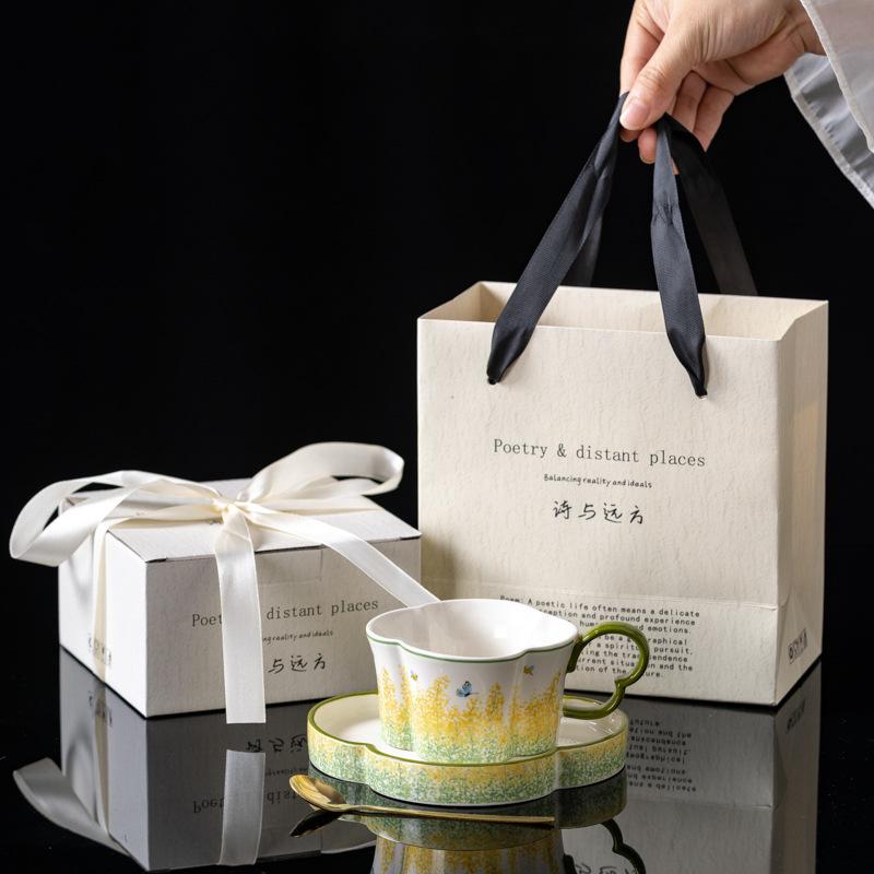 Ретро оригинальный дизайн желтая талантливая керамическая кофейная чашка и блюдце подарочный набор, изысканный сувенир высокого класса 260ml
Ретро оригинальный дизайн желтая талантливая керамическая кофейная чашка и блюдце подарочный набор, изысканный сувенир высокого класса 260ml