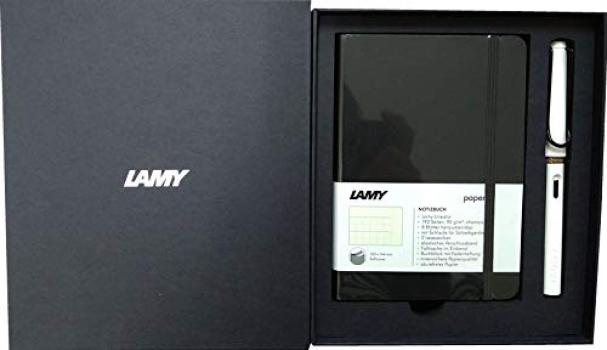 Подарок на новый школьный праздник LAMY Pen Paver Подарочный набор Safari Fountain Pen F Fine Point Black S Box Included & (Тип двойного назначения) [Белый зажим/Примечание
Подарок на новый школьный праздник LAMY Pen Paver Подарочный набор Safari Fountain Pen F Fine Point Black S Box Included & (Тип двойного назначения) [Белый зажим/Примечание