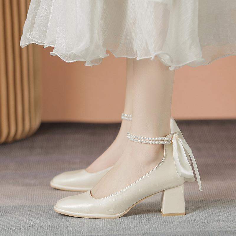 Туфли Мэри Джейн сказочно-белые жемчужная лента 2025 новинка толстый каблук французские высокие каблуки свадебная обувь женская обувь 41
Туфли Мэри Джейн сказочно-белые жемчужная лента 2025 новинка толстый каблук французские высокие каблуки свадебная обувь женская обувь 41
