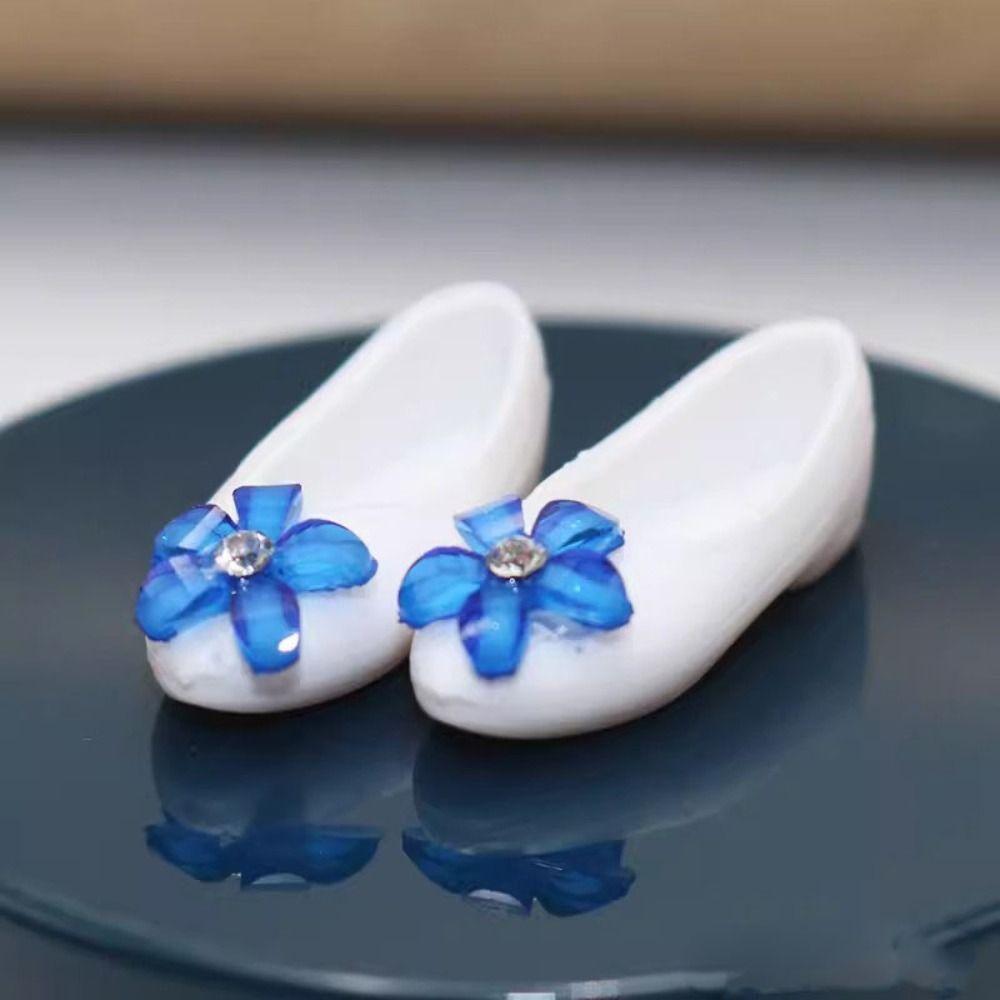 Retro Chinese Style 1/6 Doll Ancient Flat Shoes 30Cm Figurine Doll Sandals Ancient Princess Flower Shoes Female Doll Accessories
Retro Chinese Style 1/6 Doll Ancient Flat Shoes 30Cm Figurine Doll Sandals Ancient Princess Flower Shoes Female Doll Accessories