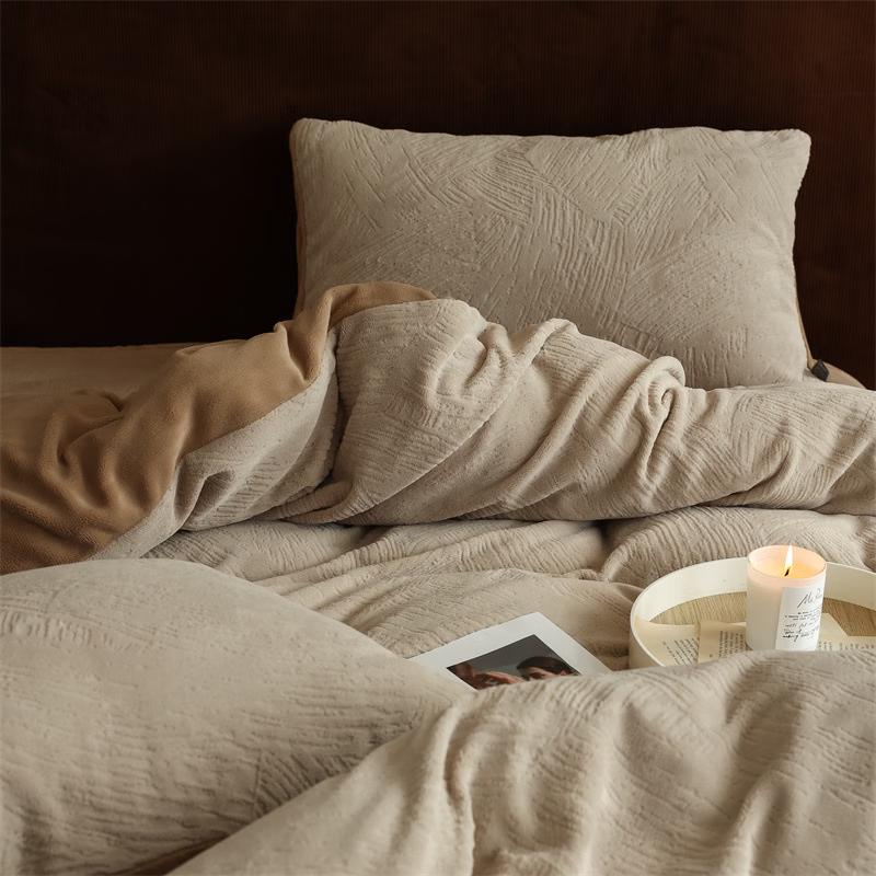 Lilang Winter Bedding Set
Lilang Winter Bedding Set