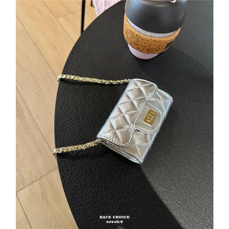 Rhombus mini small waste bag versatile gold silver mini messenger bag women s chain bag change bag Standard срібний
Rhombus mini small waste bag versatile gold silver mini messenger bag women s chain bag change bag Standard срібний