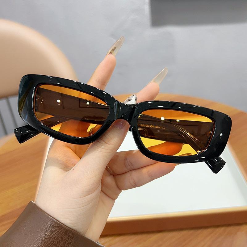 JYL TS Trendy Sunglasses Unisex UV Protection Street Shot Round Face 98105 A-8596 регалії кольору
JYL TS Trendy Sunglasses Unisex UV Protection Street Shot Round Face 98105 A-8596 регалії кольору