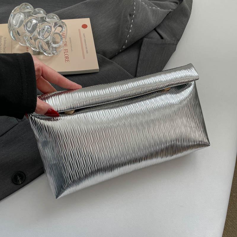 Large-capacity Hand-held Bag Simple Rolled-edge Envelope-style Handbag - Fashionable Casual Handbag срібний
Large-capacity Hand-held Bag Simple Rolled-edge Envelope-style Handbag - Fashionable Casual Handbag срібний