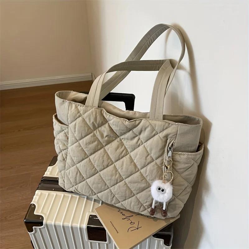 Women s Black & Beige Rhombus Quilted Handbag Nylon Handbags Shoulder Bag with Purse and Pendant for Women Tote Bag Everyday Use
Women s Black & Beige Rhombus Quilted Handbag Nylon Handbags Shoulder Bag with Purse and Pendant for Women Tote Bag Everyday Use