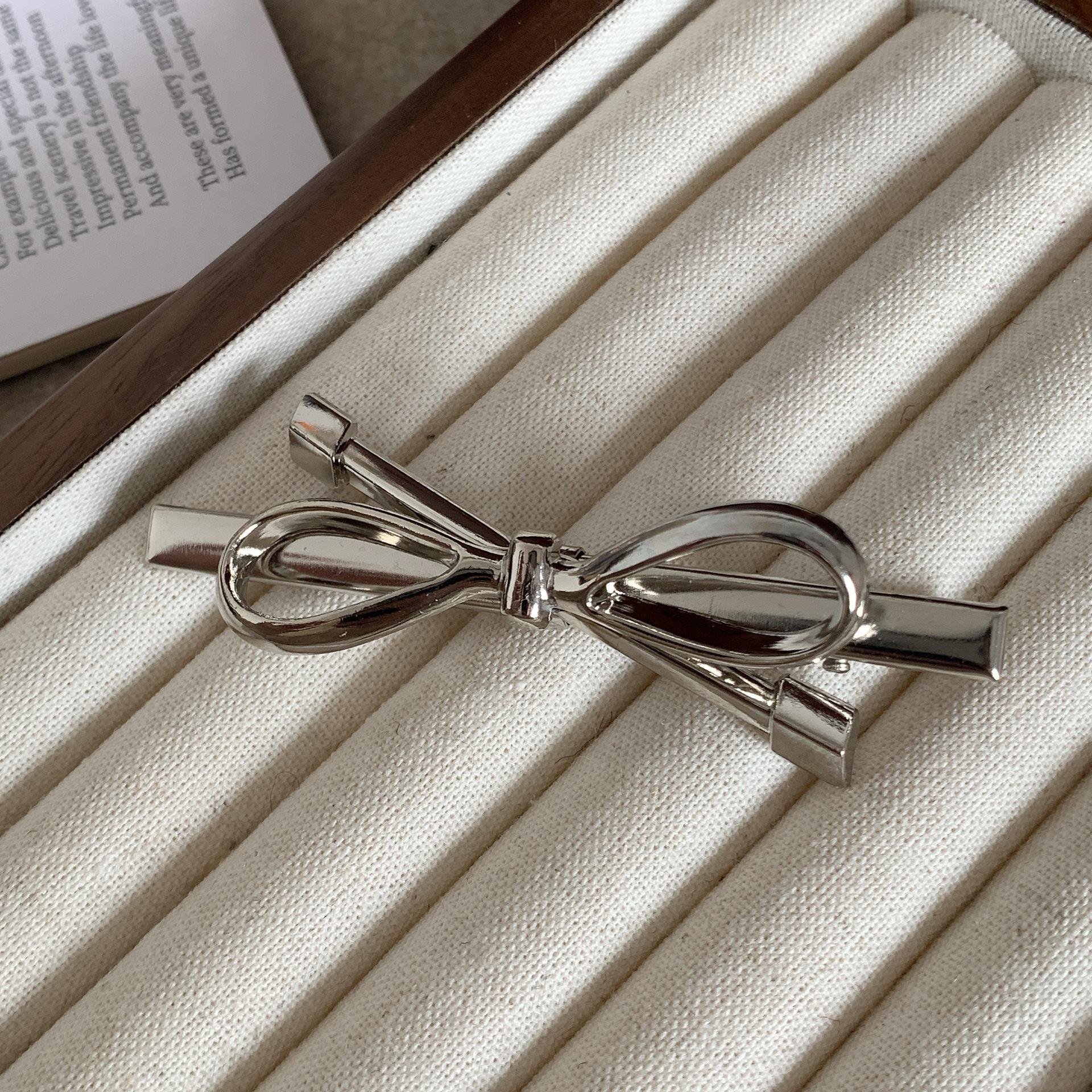 1/4 шт. серебристая заколка-бант для волос сбоку для женщин; изысканный зажим-уточка для высокого хвоста, резинки для волос и кольца для волос
1/4 шт. серебристая заколка-бант для волос сбоку для женщин; изысканный зажим-уточка для высокого хвоста, резинки для волос и кольца для волос