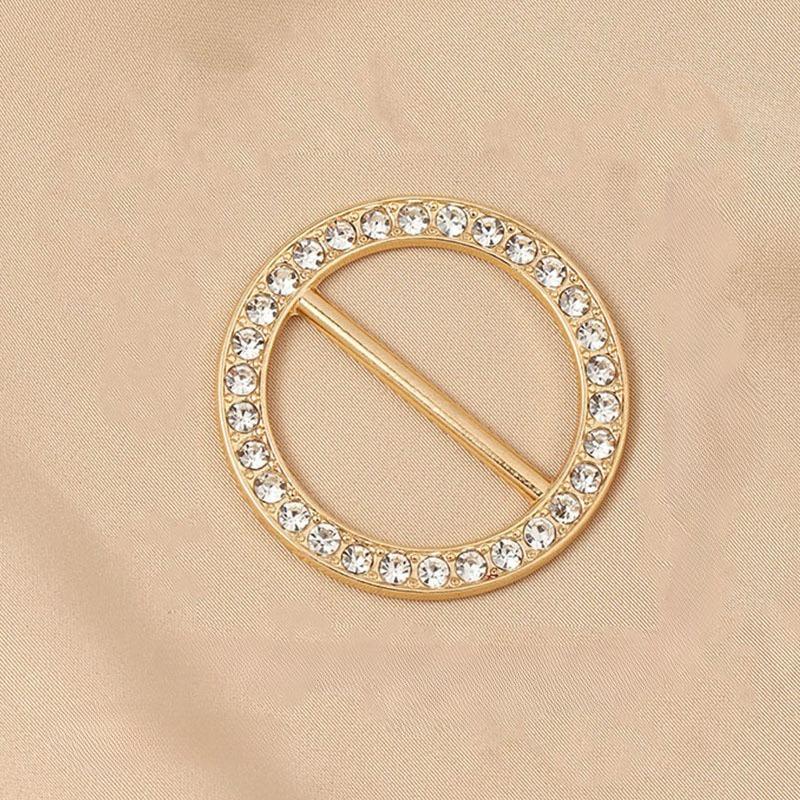 Exquisite Diamond-encrusted Scarf Buckle Unisex Alloy Corsage Pin Fashionable and Versatile Corner Button and Scarf Buckle золотой
Exquisite Diamond-encrusted Scarf Buckle Unisex Alloy Corsage Pin Fashionable and Versatile Corner Button and Scarf Buckle золотой