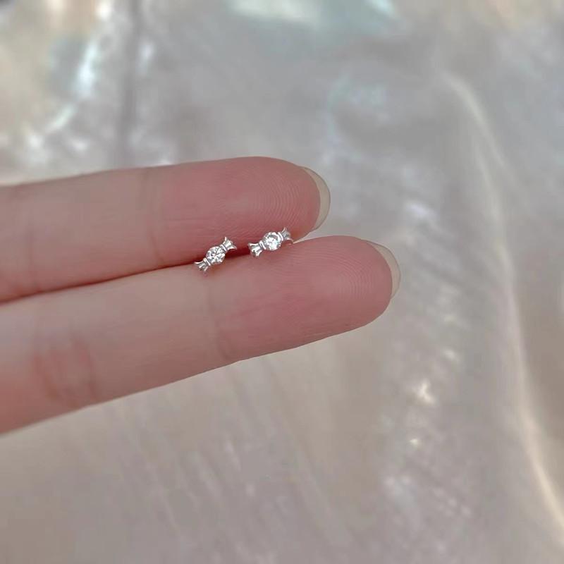 Серьги-гвоздики из стерлингового серебра S925 с кристаллами и бриллиантами, высококачественные нежные серьги-гвоздики для сна, которые не нужно снимать, для женщин 925
Серьги-гвоздики из стерлингового серебра S925 с кристаллами и бриллиантами, высококачественные нежные серьги-гвоздики для сна, которые не нужно снимать, для женщин 925