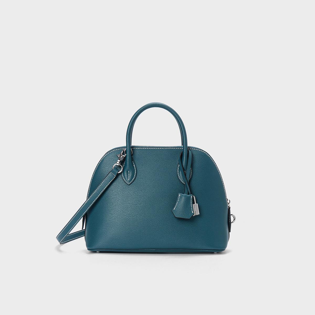 Leather shell bag women s new spring and summer light luxury high-end niche tote bag crossbody bowling bag
Leather shell bag women s new spring and summer light luxury high-end niche tote bag crossbody bowling bag
