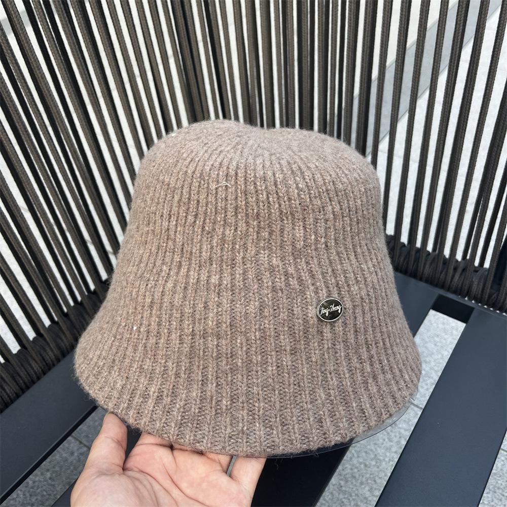 Autumn and winter wool knitted bucket hat plain and versatile short brim basin hat travel men s and women s sunshade striped bucket hat Adult (55-58cm) хакі
Autumn and winter wool knitted bucket hat plain and versatile short brim basin hat travel men s and women s sunshade striped bucket hat Adult (55-58cm) хакі