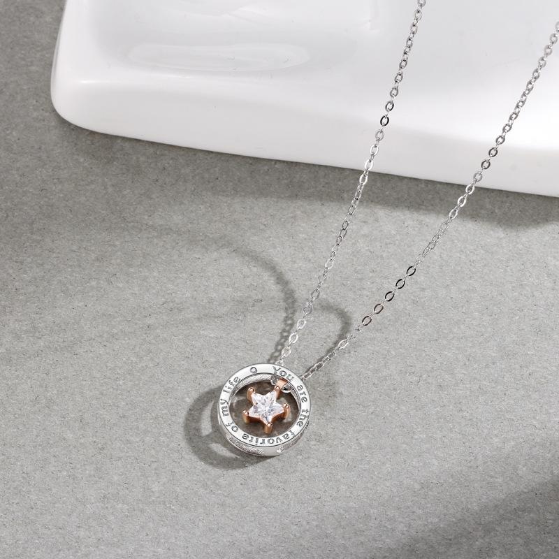 Парное ожерелье в виде звезды в корейском стиле с креативным круглым кулоном с бриллиантами в виде пентаграммы, нишевой ключичной цепочкой с эффектом ветра
Парное ожерелье в виде звезды в корейском стиле с креативным круглым кулоном с бриллиантами в виде пентаграммы, нишевой ключичной цепочкой с эффектом ветра